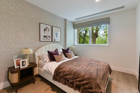 2 bedroom flat for sale, Chiswick Green, London, W4 5LY