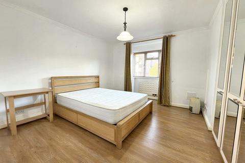 2 bedroom flat for sale, Holtspur Top Lane, Beaconsfield HP9