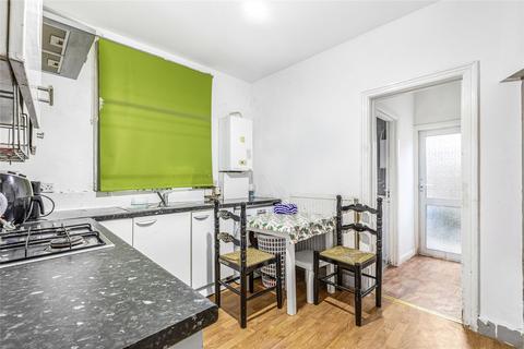 2 bedroom flat for sale, Leverson Street, Furzedown, SW16