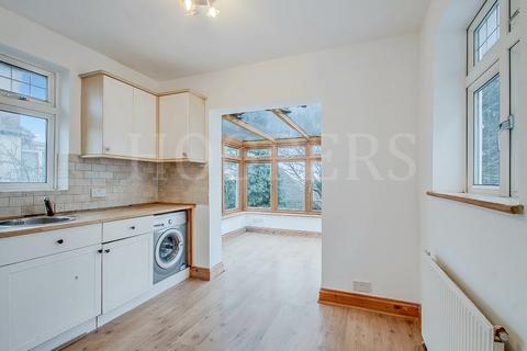25a Vincent Gardens, London, NW2 7RJ