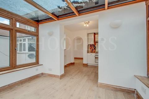 25a Vincent Gardens, London, NW2 7RJ
