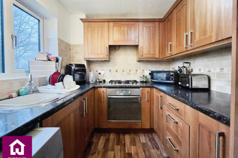 2 bedroom flat for sale, Crescent Avenue, Manchester M25