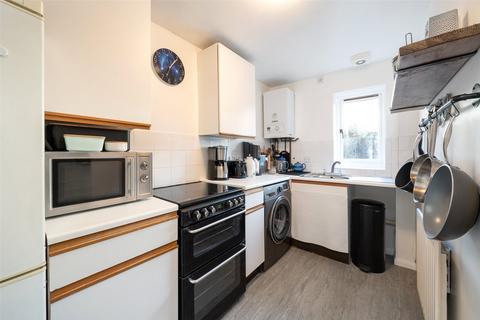 1 bedroom apartment for sale, Blake Close, London, W10