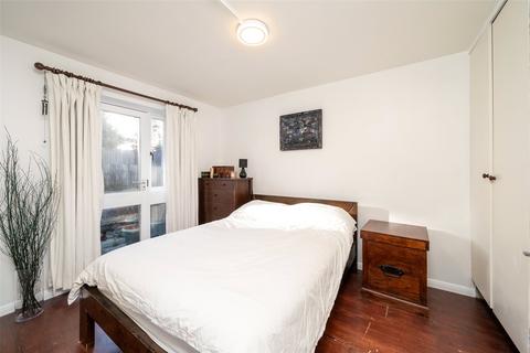 1 bedroom apartment for sale, Blake Close, London, W10