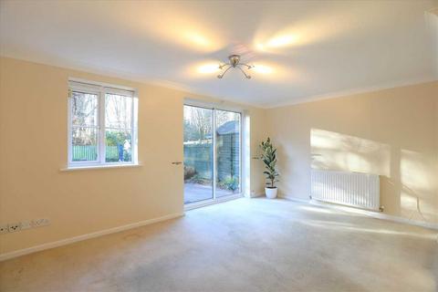 3 bedroom end of terrace house to rent, Merrivale Close, Kettering