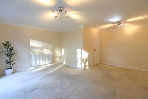 3 bedroom end of terrace house to rent, Merrivale Close, Kettering