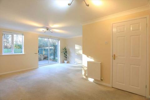 3 bedroom end of terrace house to rent, Merrivale Close, Kettering