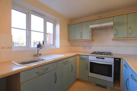 3 bedroom end of terrace house to rent, Merrivale Close, Kettering