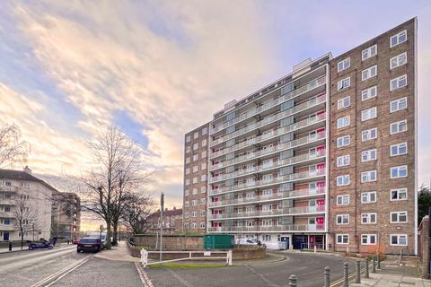 2 bedroom flat for sale, Henrietta House, Queen Caroline Street, London, W6