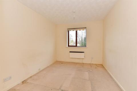 1 bedroom flat for sale, Hutchins Close, Hornchurch, Essex