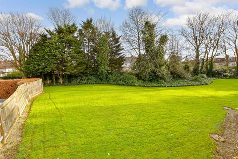 1 bedroom flat for sale, Hutchins Close, Hornchurch, Essex