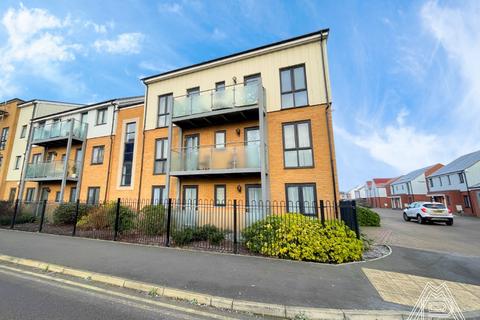 2 bedroom apartment for sale, Fairlane Drive, South Ockendon, Essex, RM15