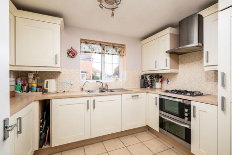 4 bedroom end of terrace house for sale, St. Johns Road, Arlesey SG15