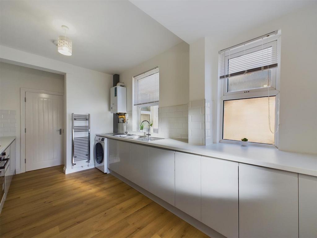 Kitchen 4.jpg