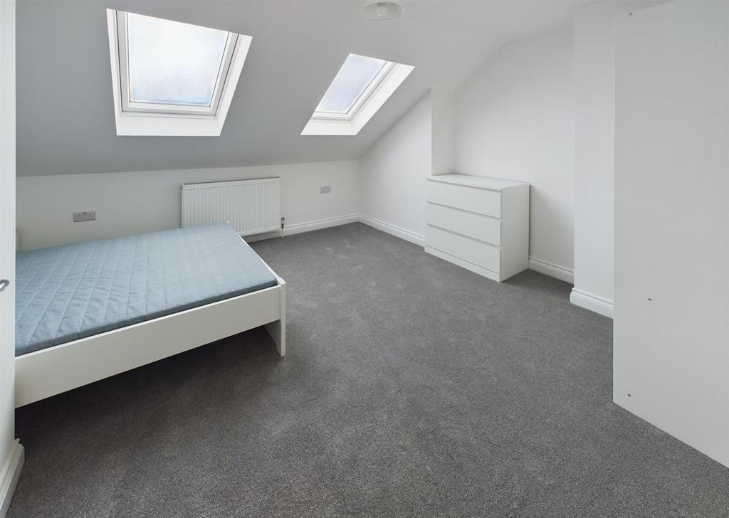 Bed6.jpg