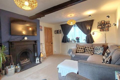 4 bedroom cottage for sale, West Street, Earls Barton, Northamptonshire NN6