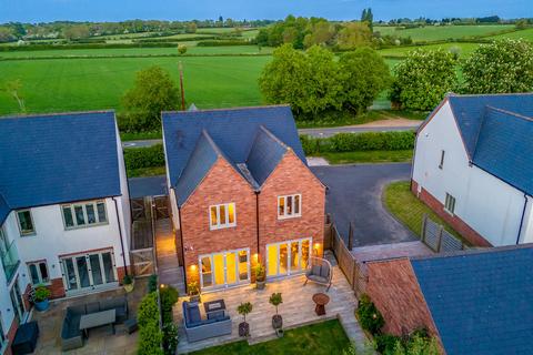4 bedroom detached house for sale, Bishops Acre, Lighthorne, Warwickshire CV35 0FH