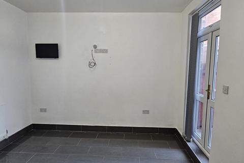 4 bedroom terraced house to rent, Malmesbury Road, Birmingham B10