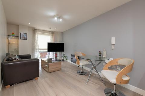 2 bedroom flat to rent, Trinity One, Leeds LS9