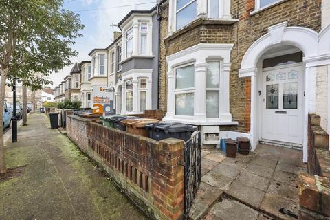 1 bedroom flat for sale, Simmonds Road, London, E10