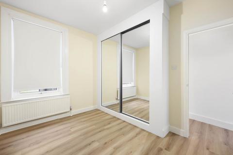 1 bedroom flat for sale, Simmonds Road, London, E10