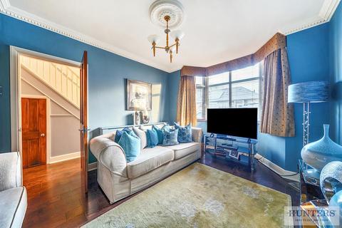 30 Dalmeny Road, Erith, DA8 1JX