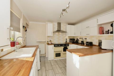 3 bedroom semi-detached house for sale, a Faversham Road, Ashford, Kent