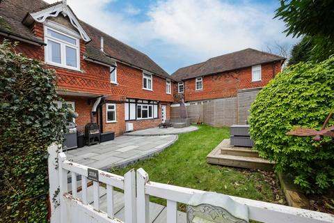 3 bedroom semi-detached house for sale, Faversham Road, Ashford, TN24 9