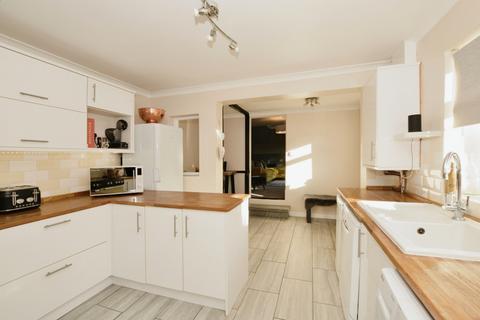 233a Faversham Road, Kennington, Ashford, TN24 9AJ