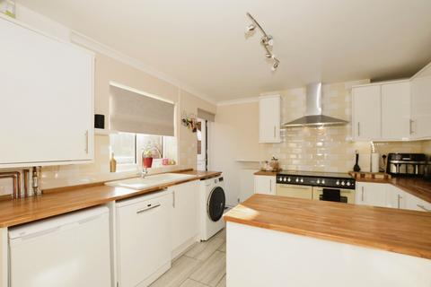 233a Faversham Road, Kennington, Ashford, TN24 9AJ