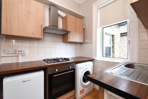 1 bedroom apartment to rent, Thurlow Park Road London SE21