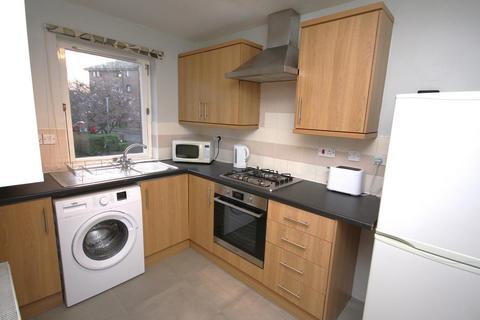 2 bedroom flat to rent, Boat Green, Canonmills, Edinburgh, EH3