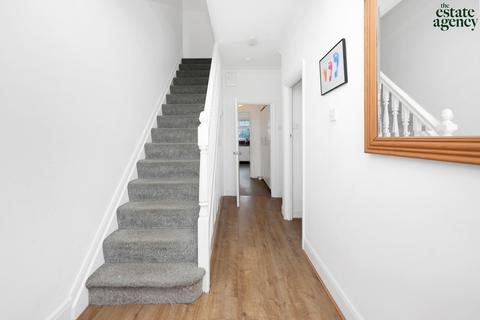 29 Larkshall Road, London, E4 7HS
