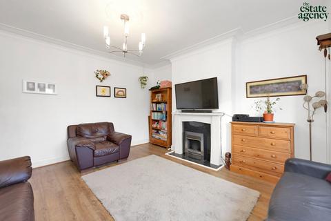 29 Larkshall Road, London, E4 7HS