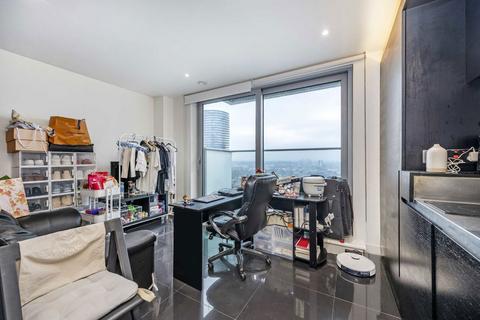 Studio to rent, Pan Peninsula Square, London E14