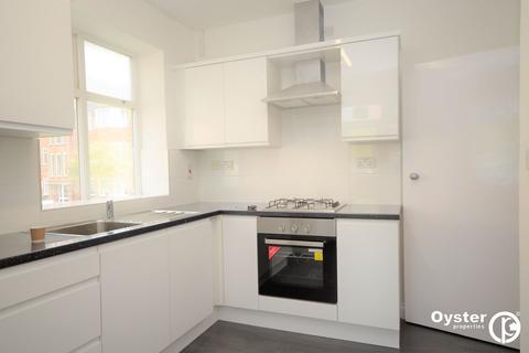 2 bedroom flat to rent, Oakleigh Road North, London, N20