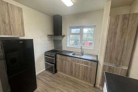 2 bedroom maisonette to rent, Harrowdene Road, HA0