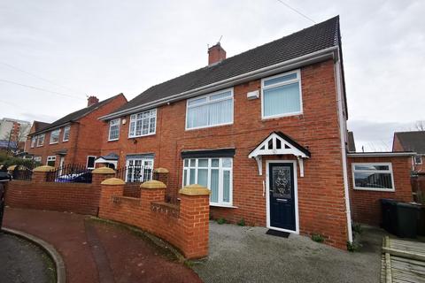 3 bedroom semi-detached house to rent, Roundhill, Blakelaw, Newcastle upon Tyne, NE5