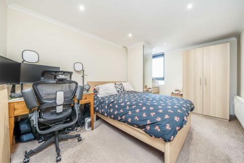 2 bedroom flat to rent, Kingsway, London N12