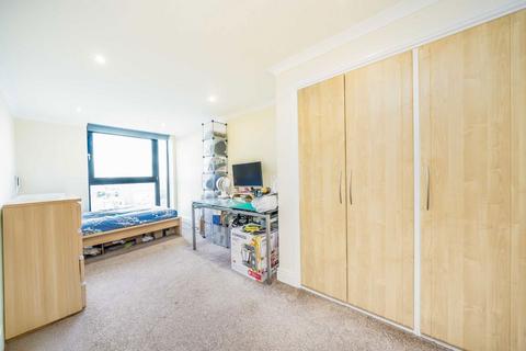 2 bedroom flat to rent, Kingsway, London N12