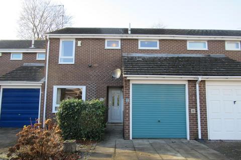 3 bedroom terraced house to rent, Pendil Close, Leeds LS15