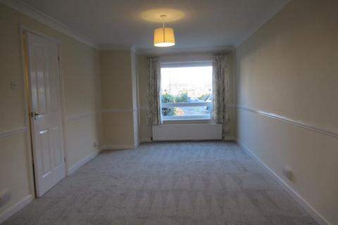 3 bedroom terraced house to rent, Pendil Close, Leeds LS15