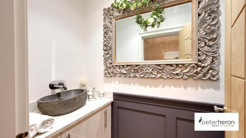 Cloakroom/WC