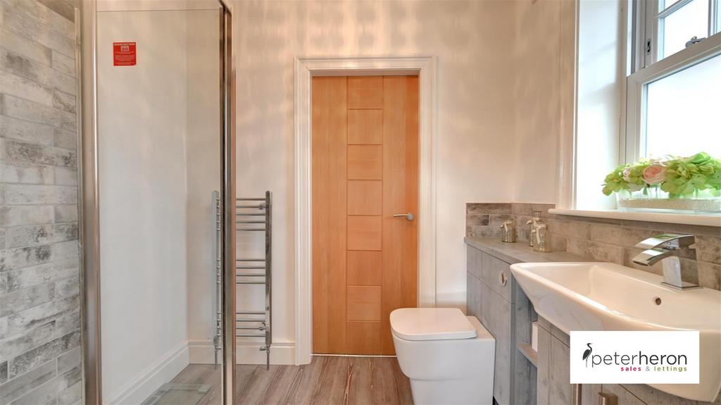 Jack &amp; Jill En-Suite Shower Room
