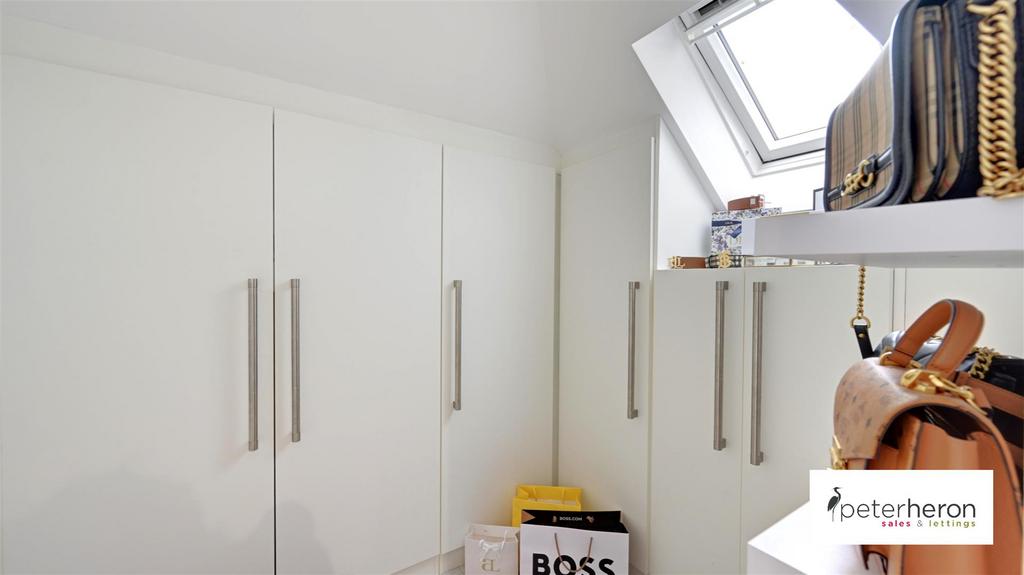 Walk In Wardrobes