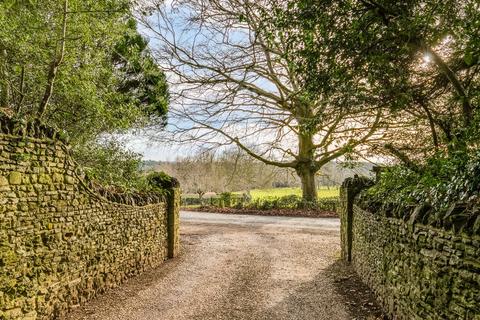 4 bedroom cottage for sale, Hollowdene Cottage, Frensham, Farnham, Surrey