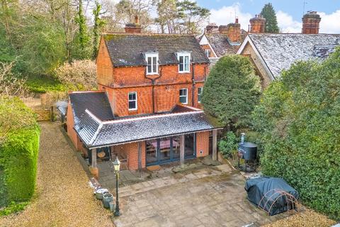 4 bedroom cottage for sale, Hollowdene Cottage, Frensham, Farnham, Surrey