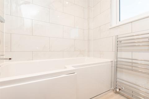 21 Beacon Drive, Bean, Dartford, DA2 8BE