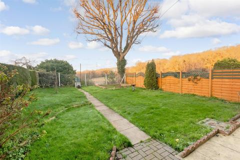 21 Beacon Drive, Bean, Dartford, DA2 8BE