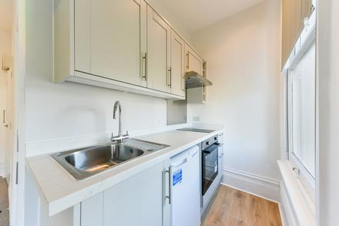 Studio to rent, Queens Road, Wimbledon, SW19